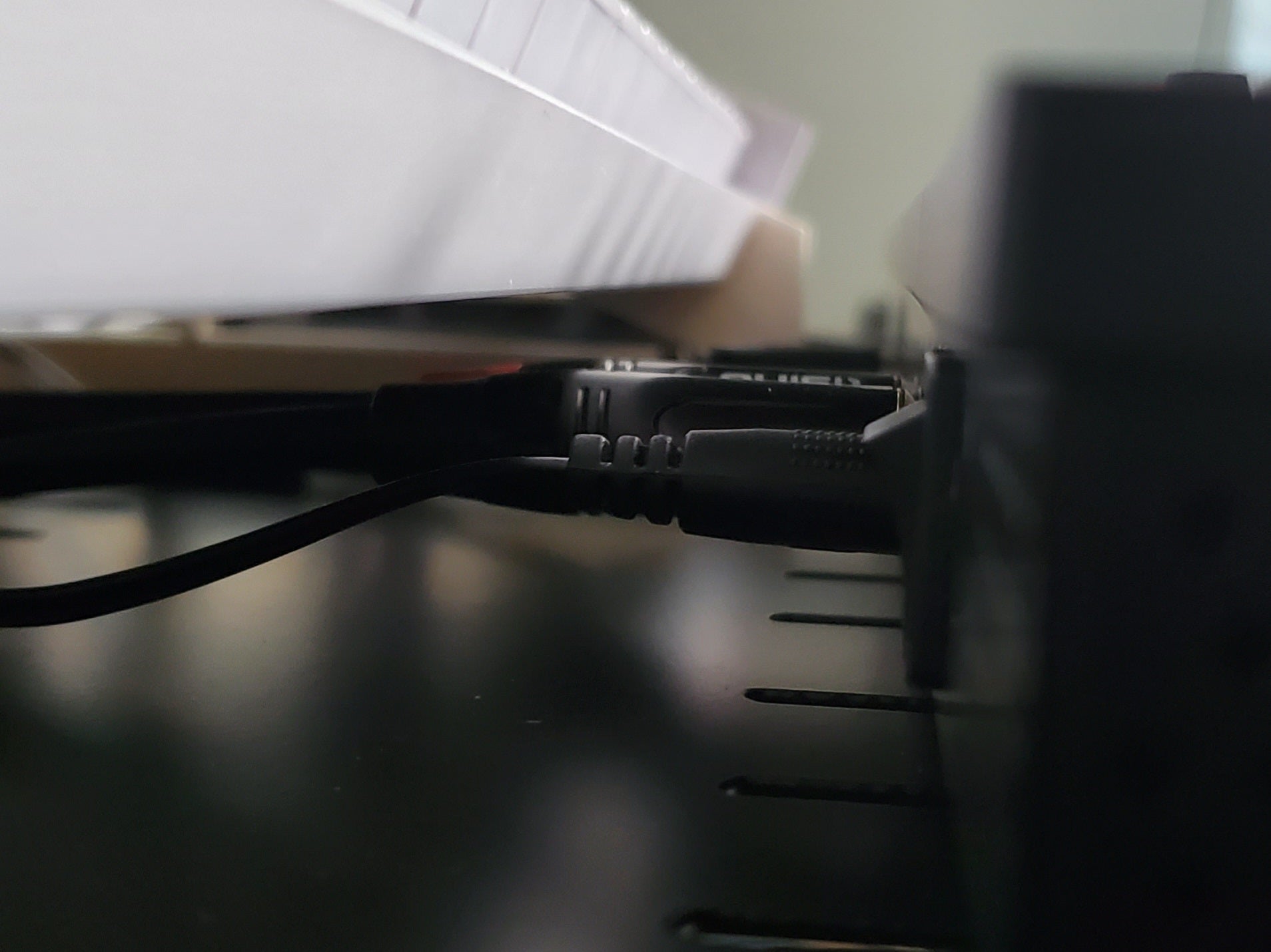 Stand Inclinato per Arturia MiniFreak, KeyStep Pro, BeatStep Pro, KeyStep 37 – Stampato in 3D