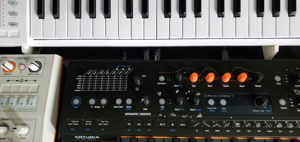 Stand Inclinato per Arturia MiniFreak, KeyStep Pro, BeatStep Pro, KeyStep 37 – Stampato in 3D