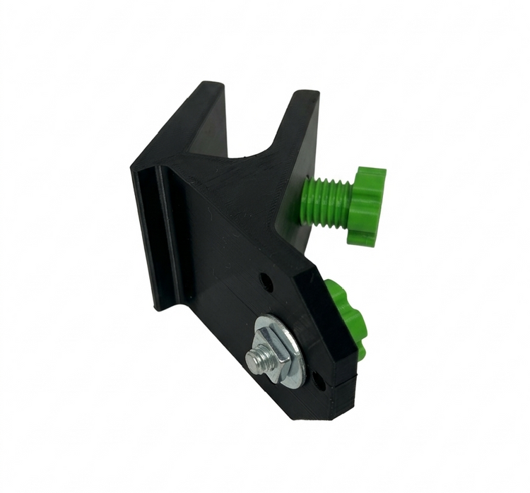 Morsetto a vite da banco per taglio 45° in plastica stampata 3D, accessorio per utensili Kreo3D, mostrato in immagine