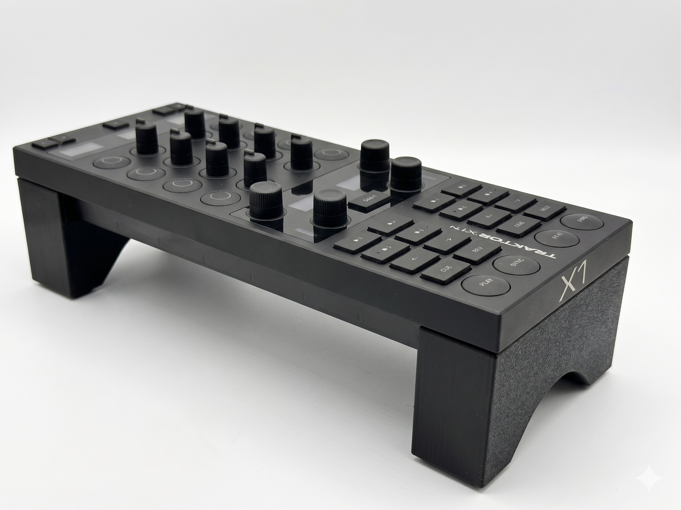Supporto Rialzo per Traktor X1 MK3 – Stand 3D Print con Gommini Antiscivolo